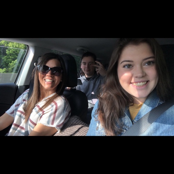 MEET ME 🤗🤗 - Picture 3 of 8